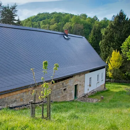 山林小屋 Chribska